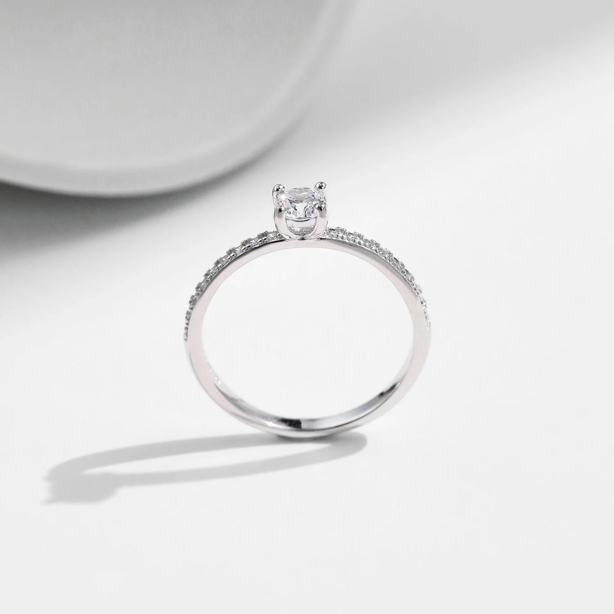 Anillo Leonor de Moissanita