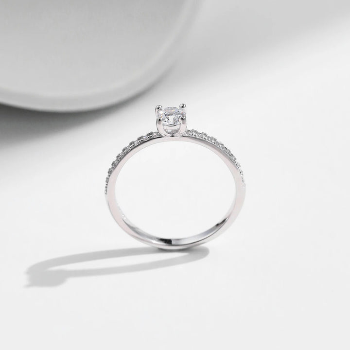 Anillo Leonor de Moissanita